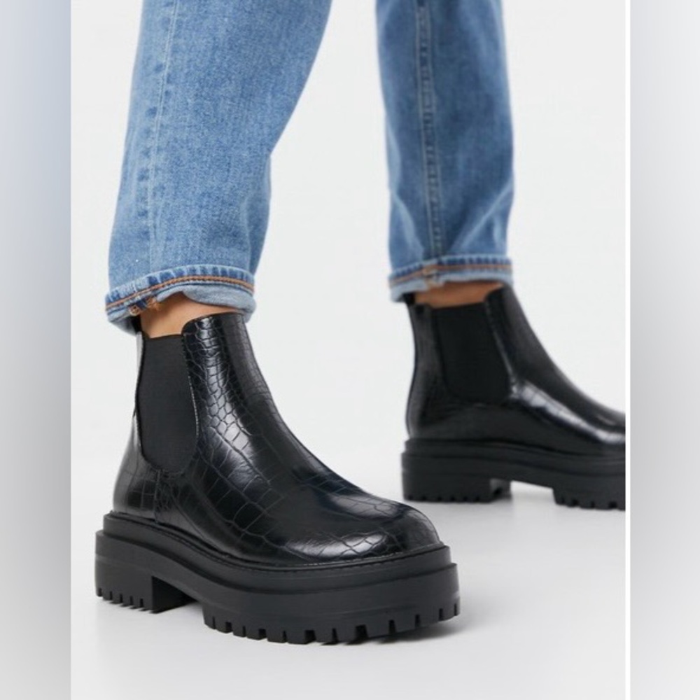 RAID Ronnie Chunky Chelsea Boots Black Croc Embossed Platform Size 6 NWOT